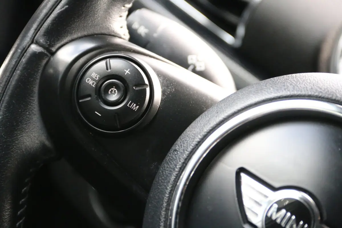 1.5 Cooper Chili Serious Business AUTOMAAT NL-AUTO NAP