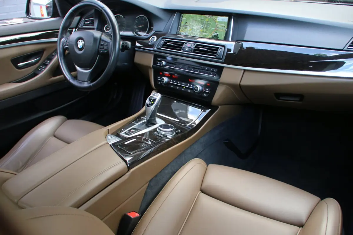 550i High Executive DEALER OND. NL-AUTO NAP