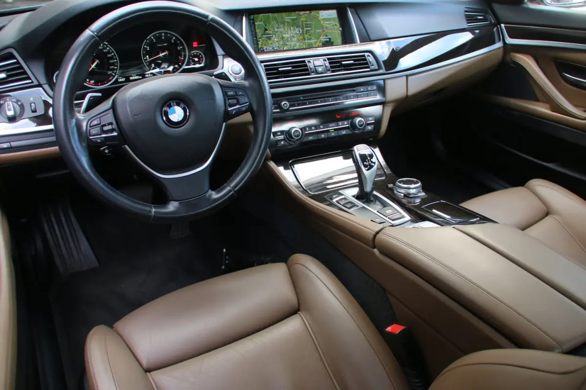 550i High Executive DEALER OND. NL-AUTO NAP