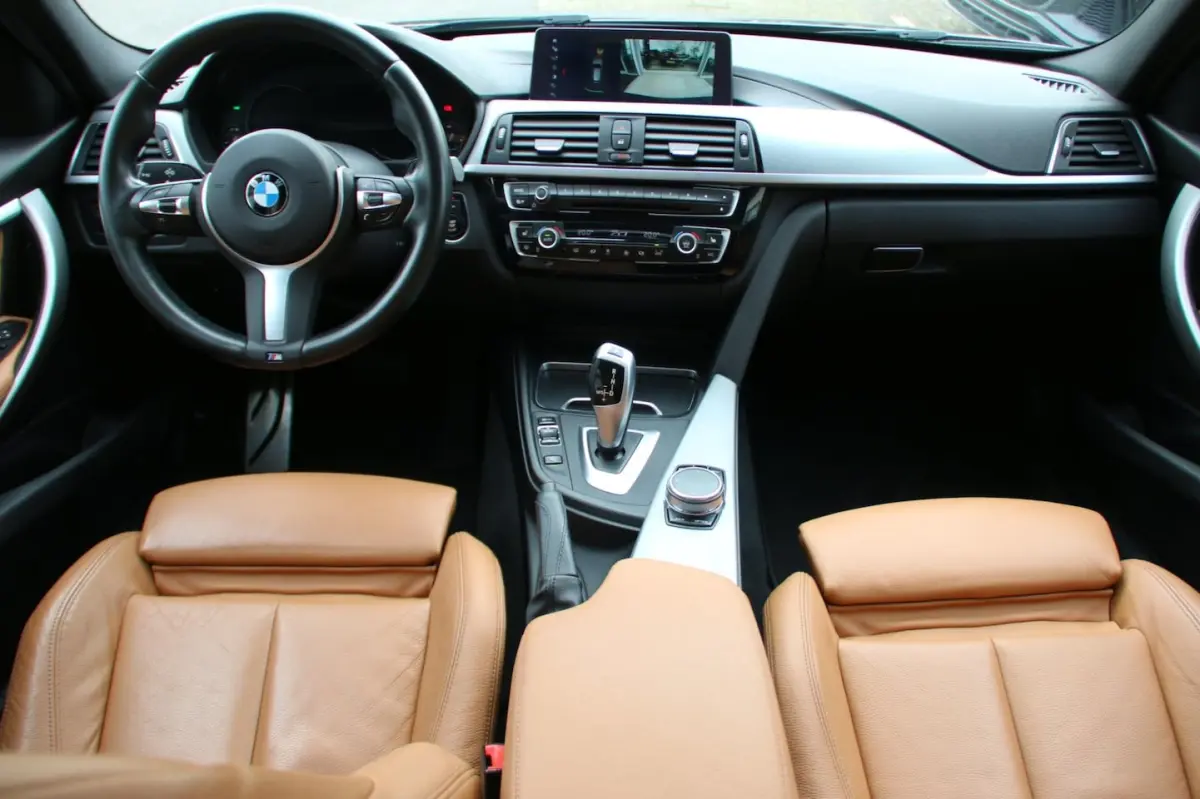 318i M-PAKKET PANO-DAK NL-AUTO NAP CAMERA