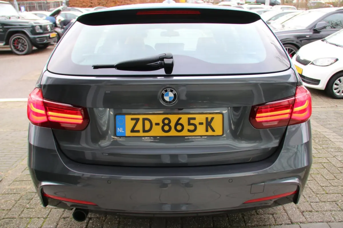 318i M-PAKKET PANO-DAK NL-AUTO NAP CAMERA
