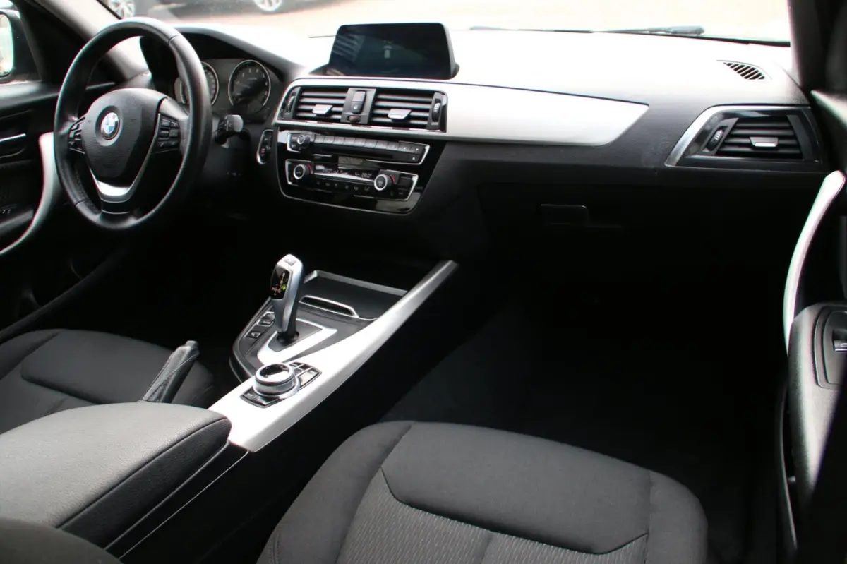 118i Corporate Lease Executive AUTOMAAT NL-AUTO NAP