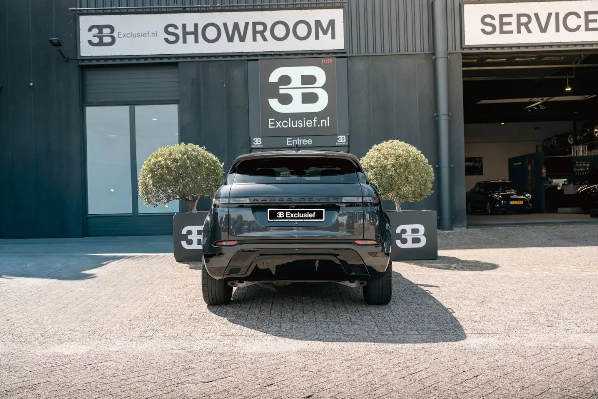 P300e AWD R-Dynamic HSE aut. Pan.dak | mer. soundsystem | black-line