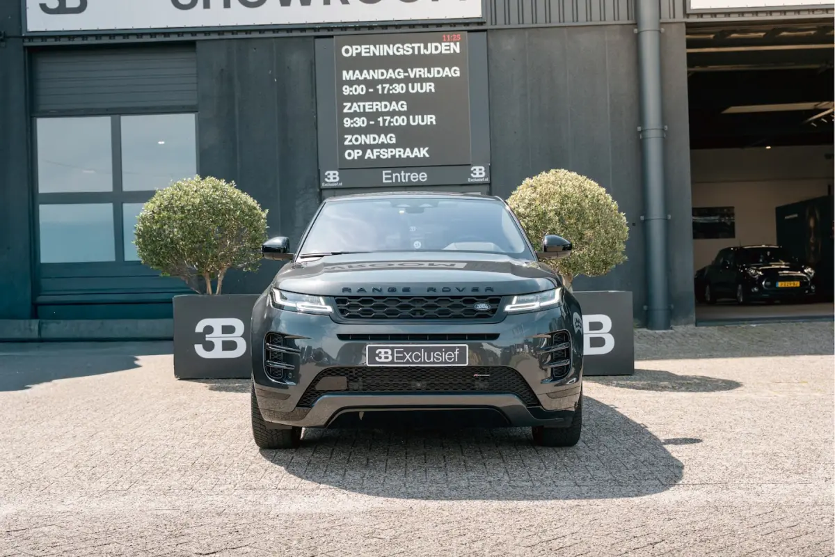 P300e AWD R-Dynamic HSE aut. Pan.dak | mer. soundsystem | black-line