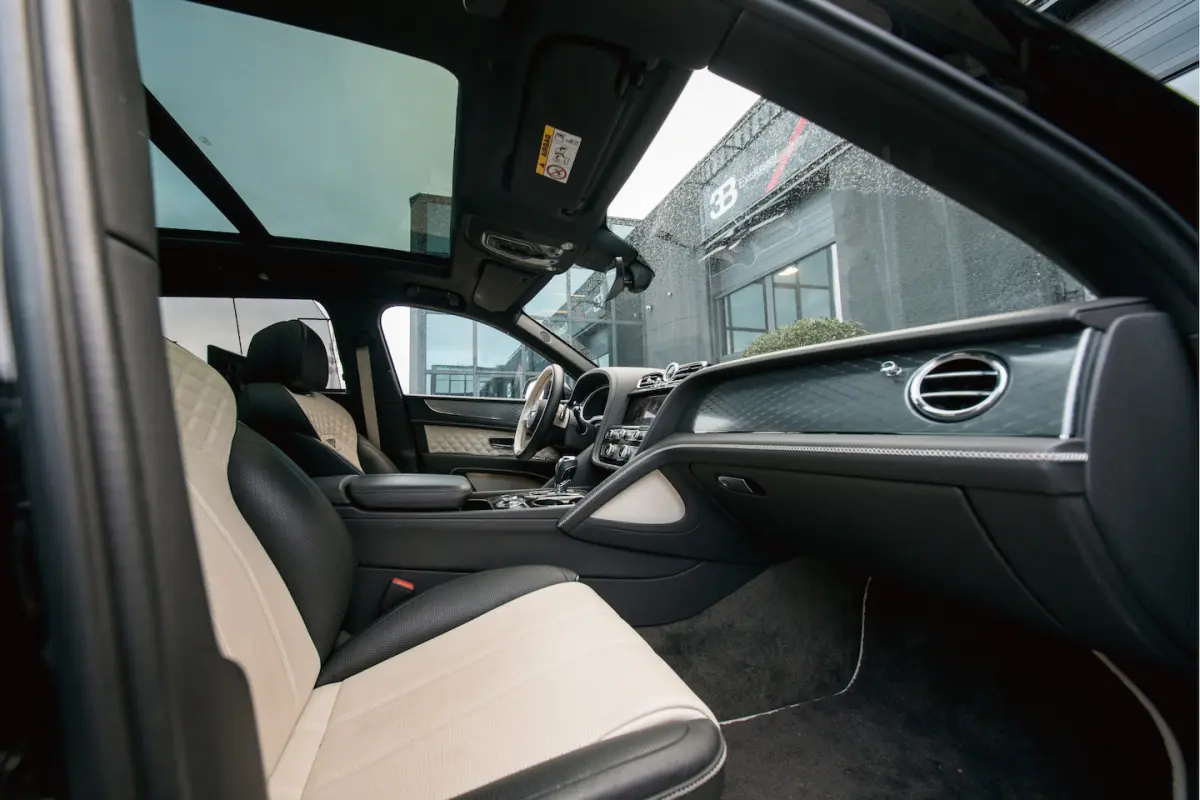 3.0 V6 Hybrid Black edition | BTW-auto Pan. dak | Entertainment systeem | NL-auto