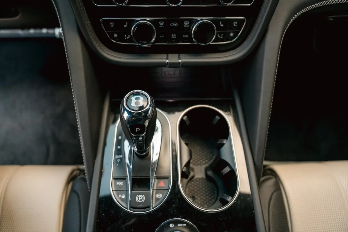 3.0 V6 Hybrid Black edition | BTW-auto Pan. dak | Entertainment systeem | NL-auto