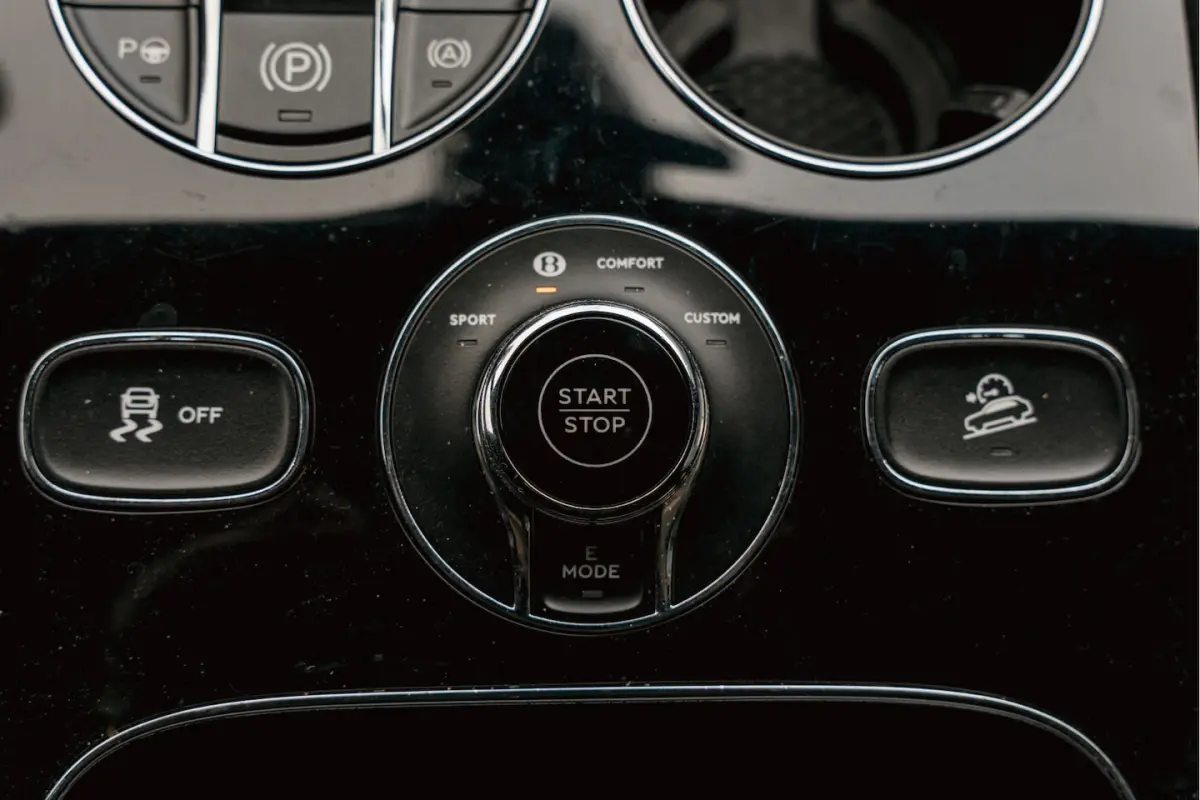 3.0 V6 Hybrid Black edition | BTW-auto Pan. dak | Entertainment systeem | NL-auto