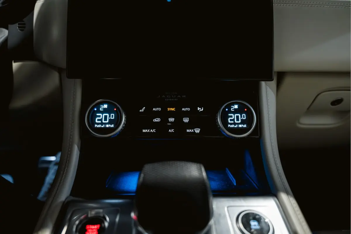 SVR 5.0 P550 V8 NL-auto, Pan.dak, Meridian soundsystem Full-Option