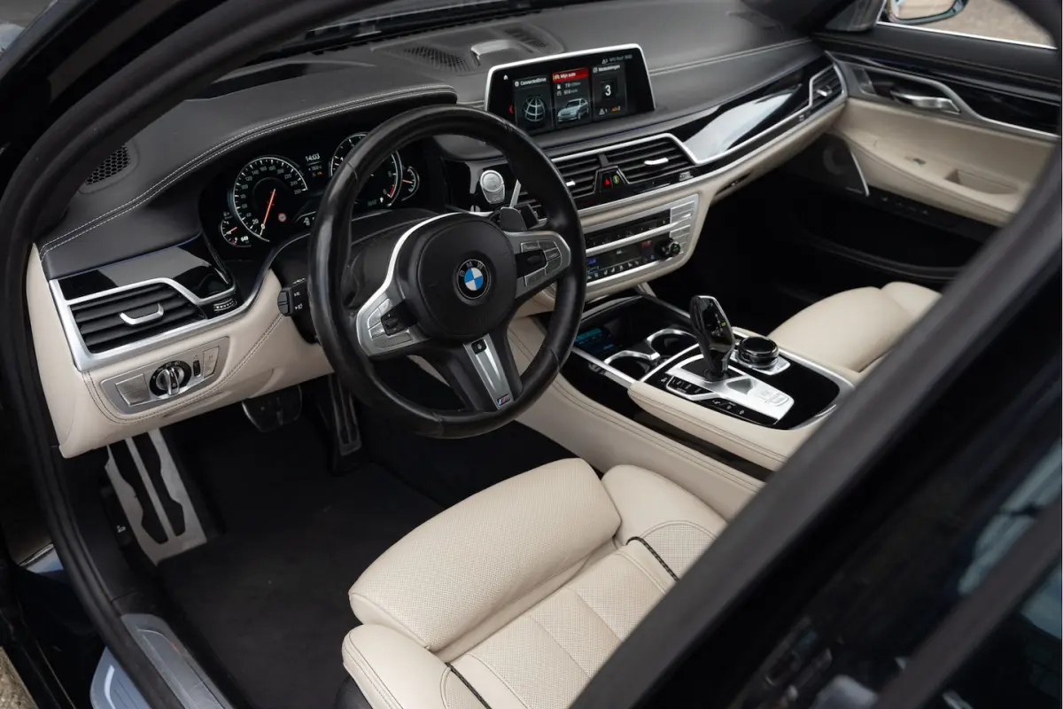 750d xDrive | Export EUR 29.500, 00 Bowers & Wilkins Soundsystem | Laser Light | Individua