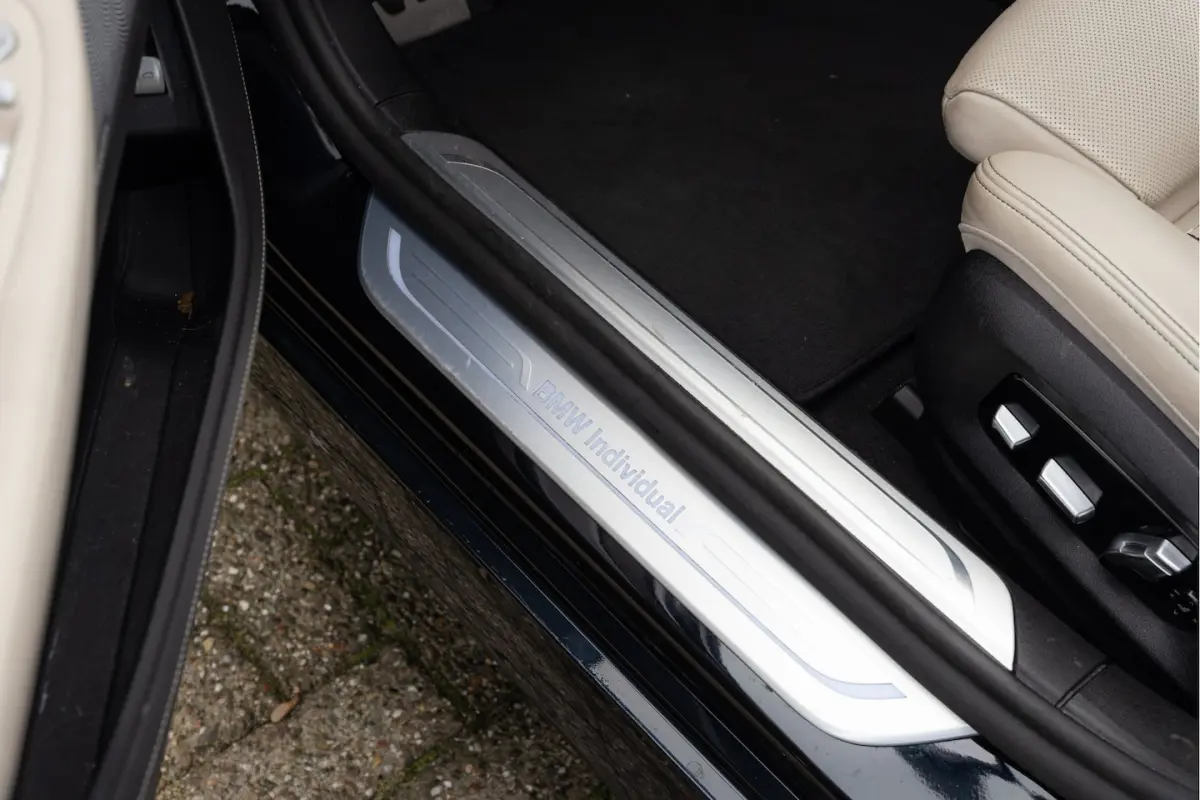 750d xDrive | Export EUR 29.500, 00 Bowers & Wilkins Soundsystem | Laser Light | Individua