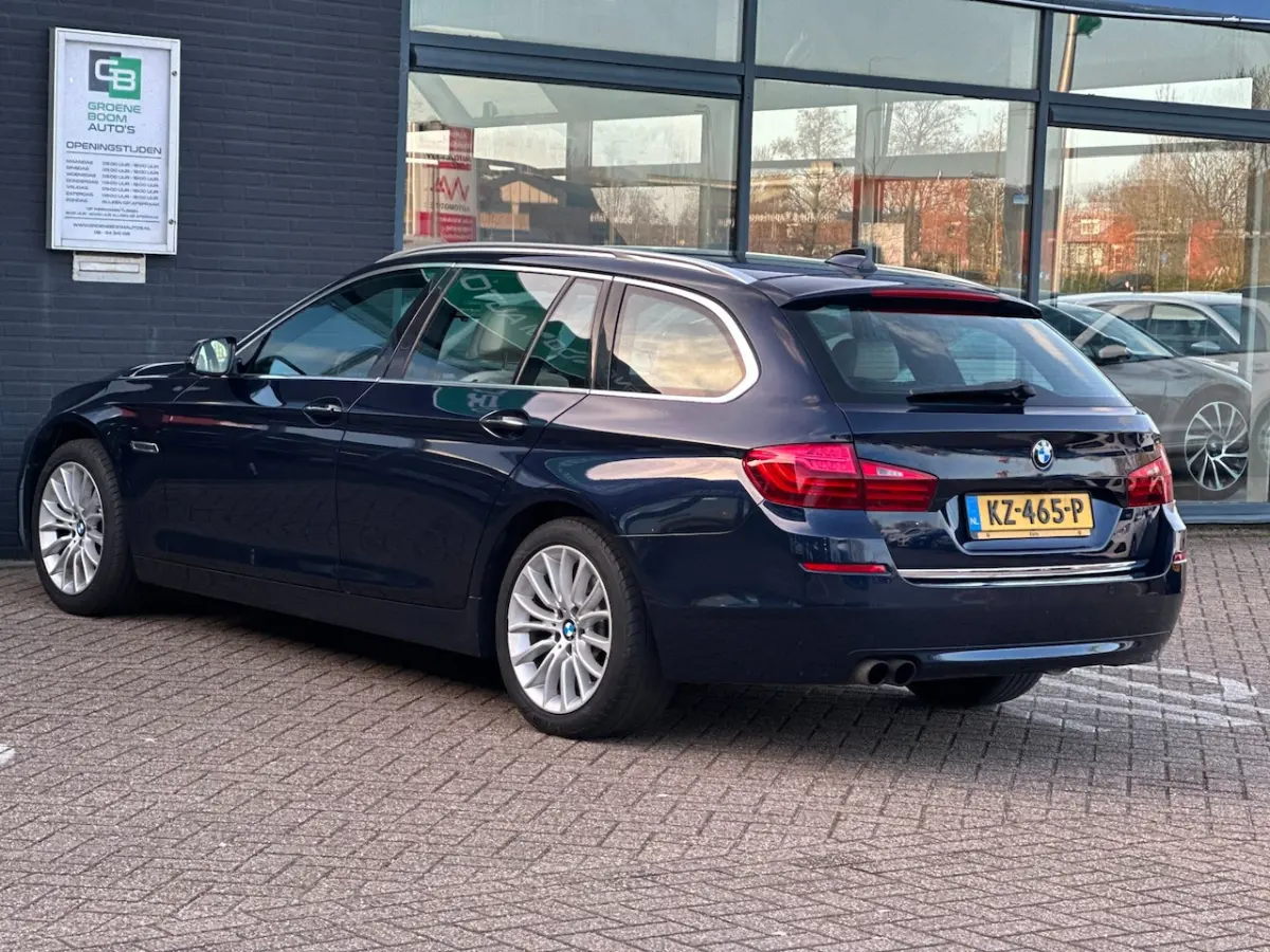 520i Luxury Edition/2E EIG/CAMERA/PANO-DAK/LEDER/NVAI/NETTE STAAT