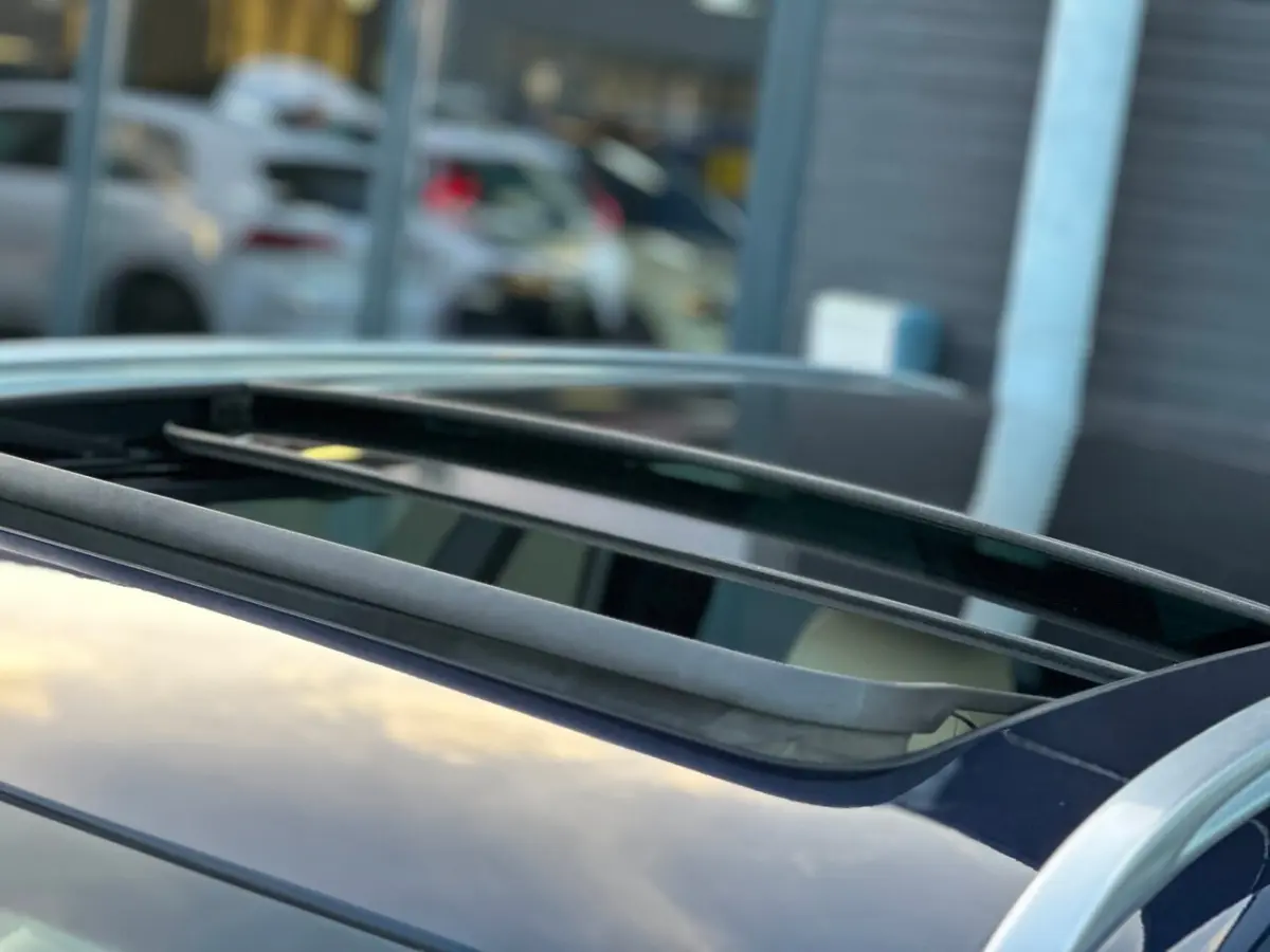 520i Luxury Edition/2E EIG/CAMERA/PANO-DAK/LEDER/NVAI/NETTE STAAT