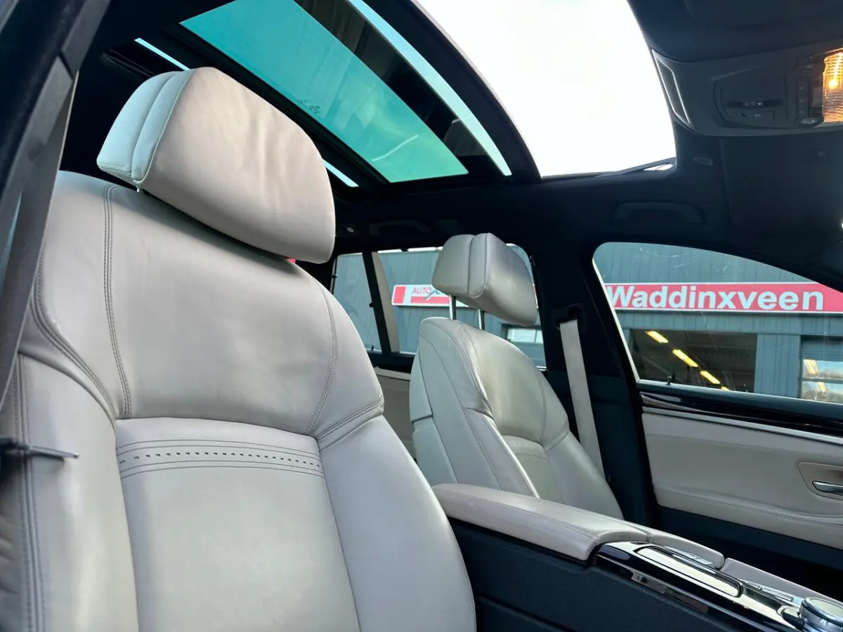 520i Luxury Edition/2E EIG/CAMERA/PANO-DAK/LEDER/NVAI/NETTE STAAT