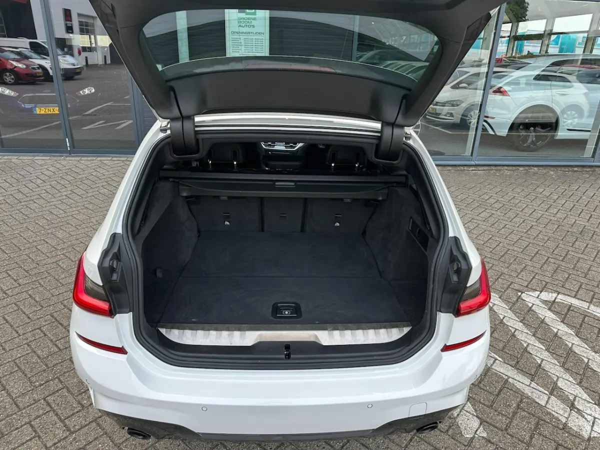 330e High Executive/2de EG/NAVI/CAMERA/PANO/LEDER/NL AUTO-NAP