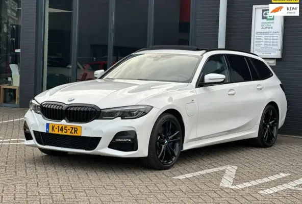 330e High Executive/2de EG/NAVI/CAMERA/PANO/LEDER/NL AUTO-NAP