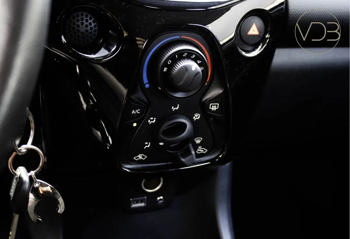 1.0 VTi Feel AIRCO LED CAMERA Origineel NL