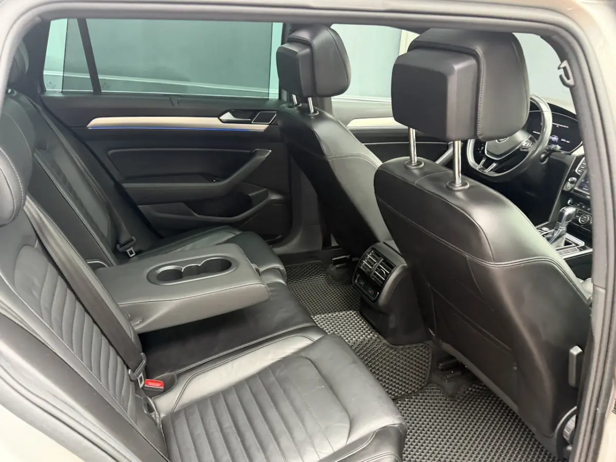 1.4 TSI GTE Connected Series Plus Panodak, 18Inch, Trekhaak, Camera 2016 Vol optie 204pk