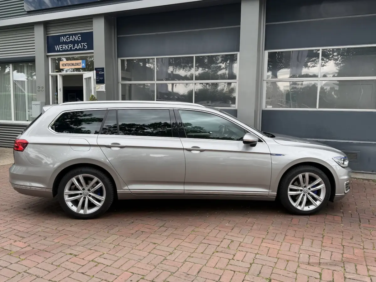 1.4 TSI GTE Connected Series Plus Panodak, 18Inch, Trekhaak, Camera 2016 Vol optie 204pk