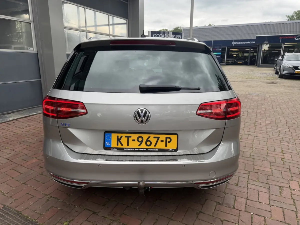 1.4 TSI GTE Connected Series Plus Panodak, 18Inch, Trekhaak, Camera 2016 Vol optie 204pk
