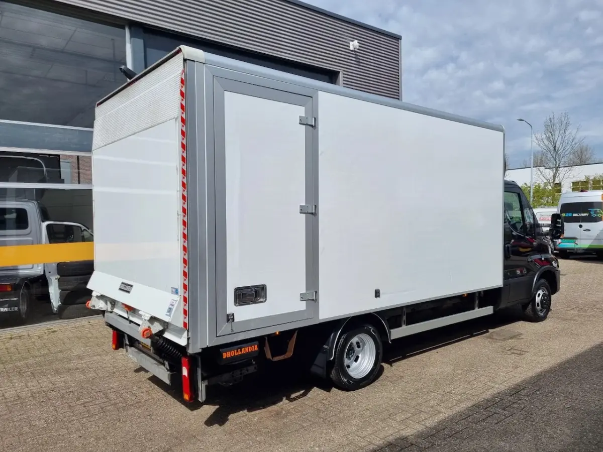 40C18 3.0D Koffer GVW 3500kg LBW 750KG Euro 6