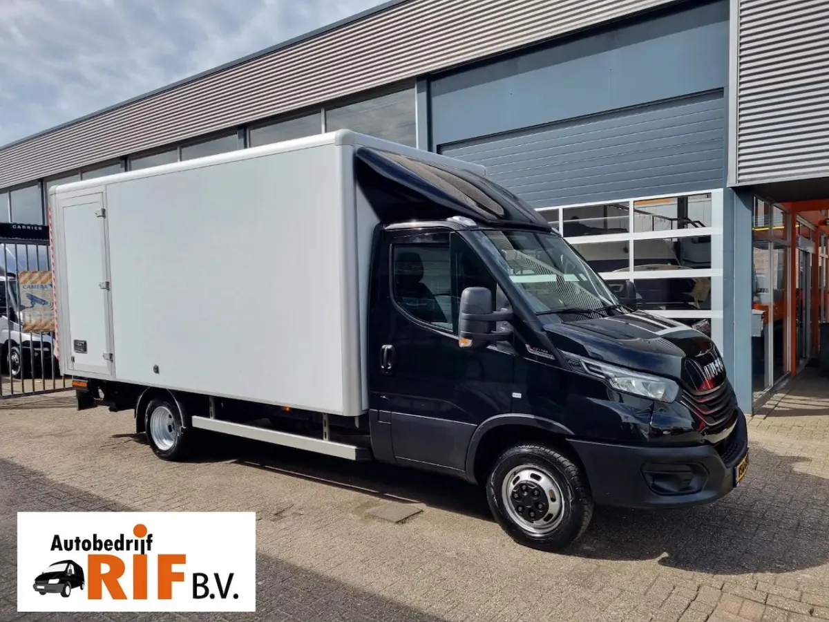 40C18 3.0D Koffer GVW 3500kg LBW 750KG Euro 6