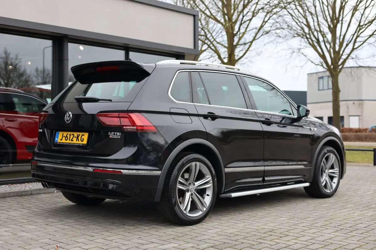 2.0 TSI 4Motion Highline Aut. R-Line | Leder | Navi | Trekhaak | 19"LMV