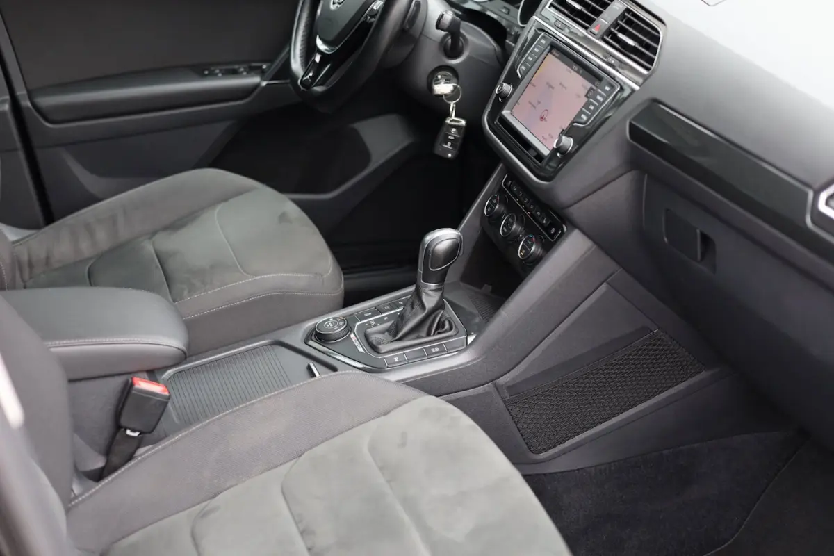 2.0 TSI 4Motion Highline Aut. R-Line | Leder | Navi | Trekhaak | 19"LMV