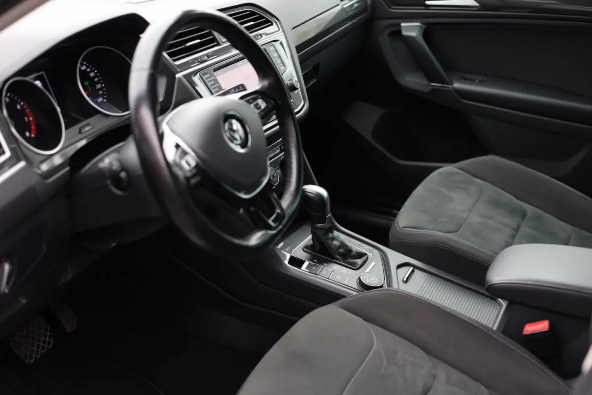 2.0 TSI 4Motion Highline Aut. R-Line | Leder | Navi | Trekhaak | 19"LMV