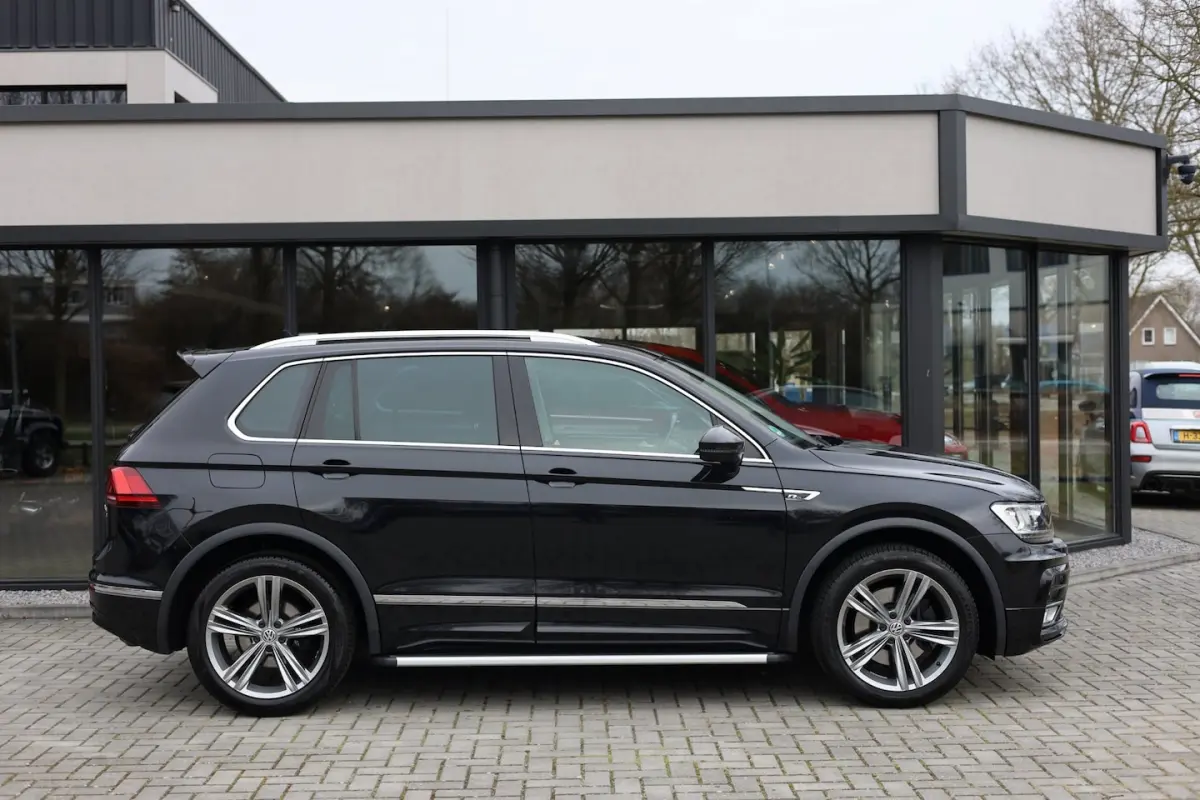 2.0 TSI 4Motion Highline Aut. R-Line | Leder | Navi | Trekhaak | 19"LMV