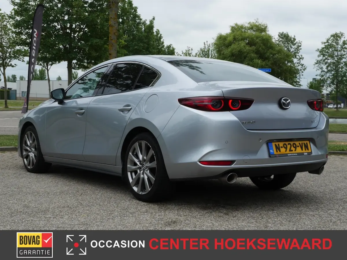 3 Sedan Skyactiv-X 186pk Luxury | Bose Premium | CarPlay | Camera | Luxe Leder interieur |