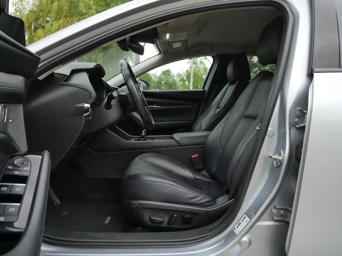 3 Sedan Skyactiv-X 186pk Luxury | Bose Premium | CarPlay | Camera | Luxe Leder interieur |