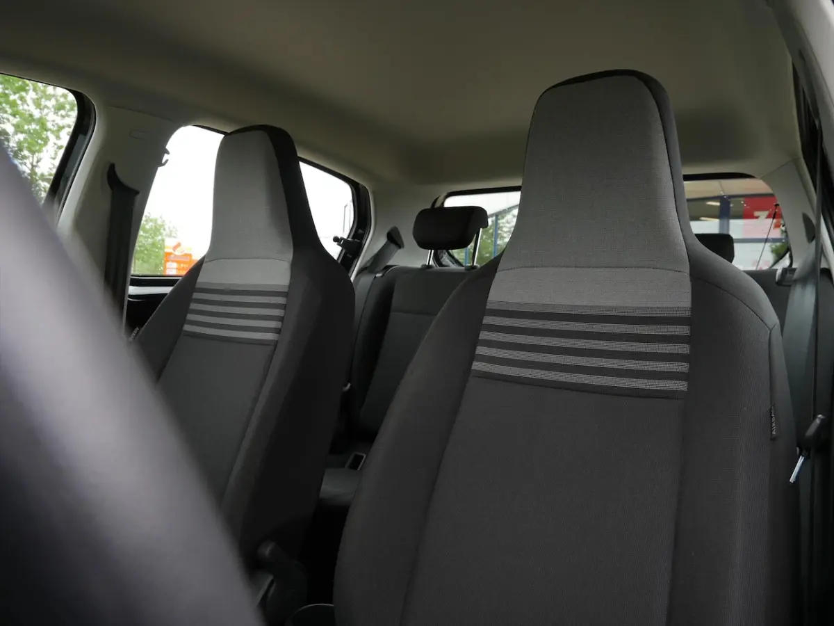 1.0 MPI Move Up | Airco | Bluetooth | Dab+ | Black Pearl |