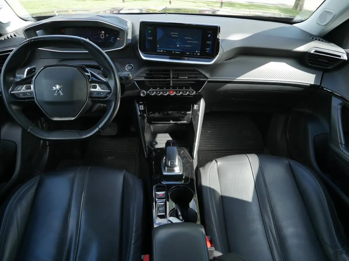 1.2 Puretech 131pk EAT8 Blue Lease Allure | Automaat | Leder interieur | Keyless |