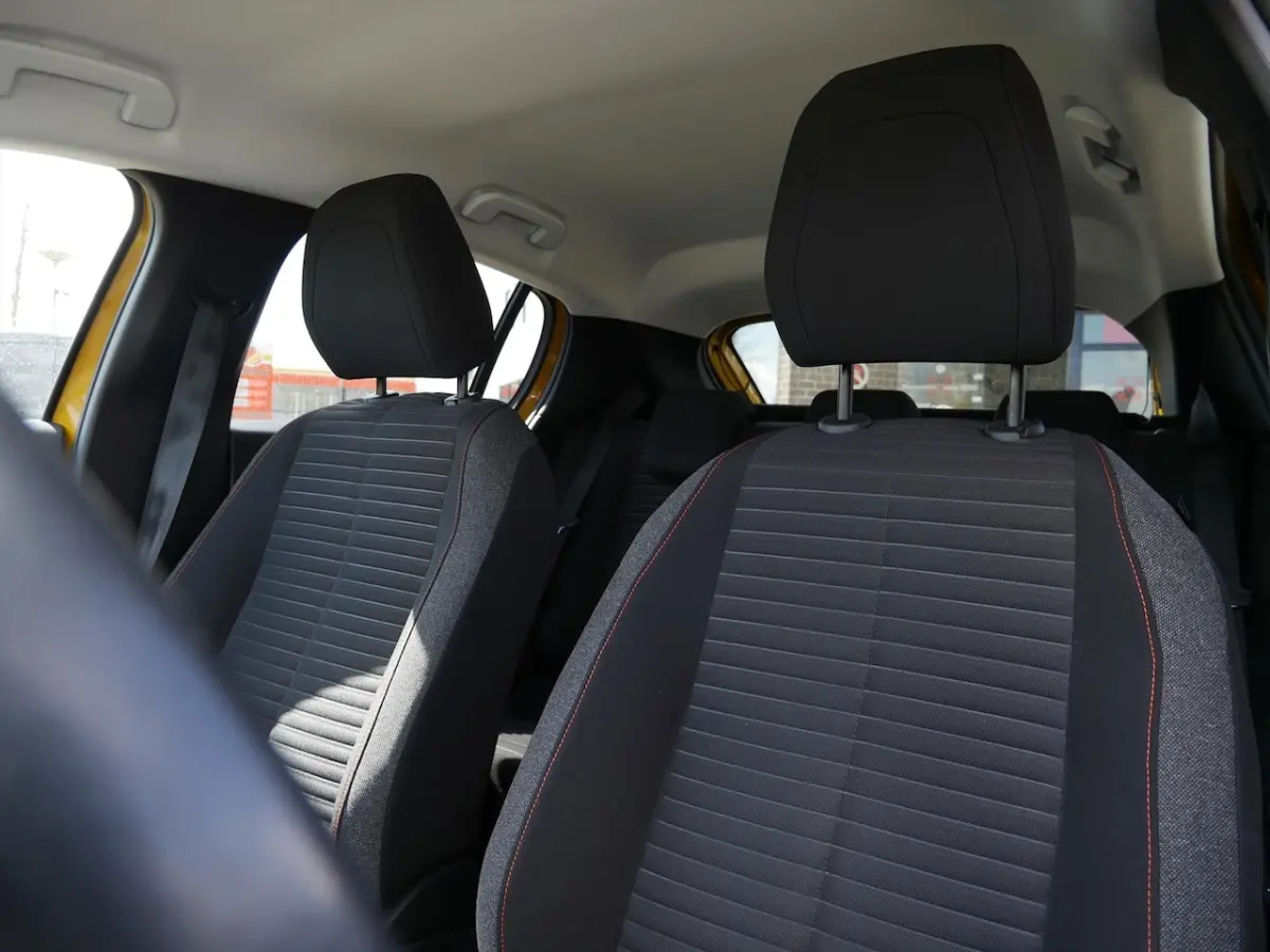 1.2 PureTech Active Pack | Privacy | Carplay | Dealer onderhouden |
