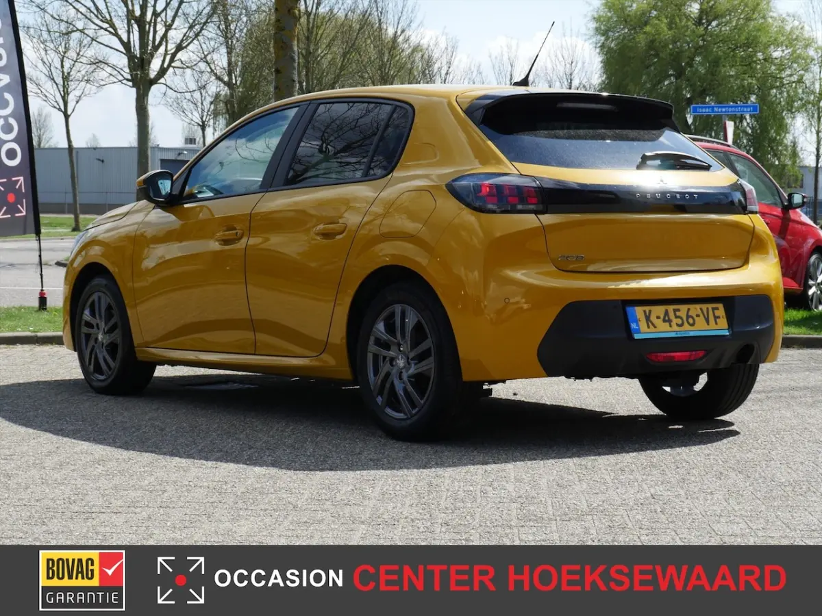 1.2 PureTech Active Pack | Privacy | Carplay | Dealer onderhouden |