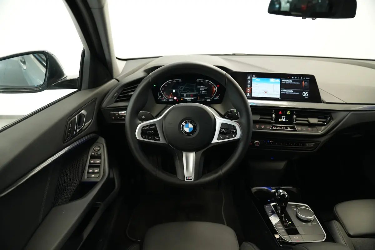 118i Business Edition Plus Keyless Go PDC LED CArplay 24 Maanden garantie* (Vraag naar de
