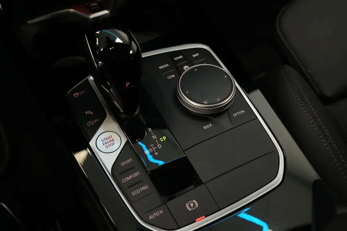 118i Business Edition Plus Keyless Go PDC LED CArplay 24 Maanden garantie* (Vraag naar de