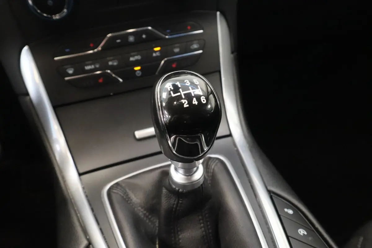 1.5 Titanium 7p. Cruise/Climate Navi PDC Elekt. Stoelen NAP