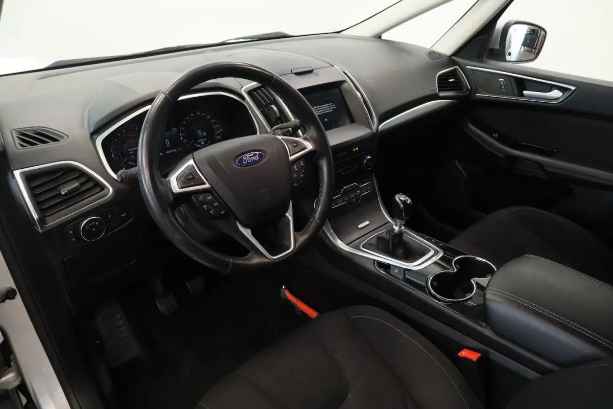 1.5 Titanium 7p. Cruise/Climate Navi PDC Elekt. Stoelen NAP