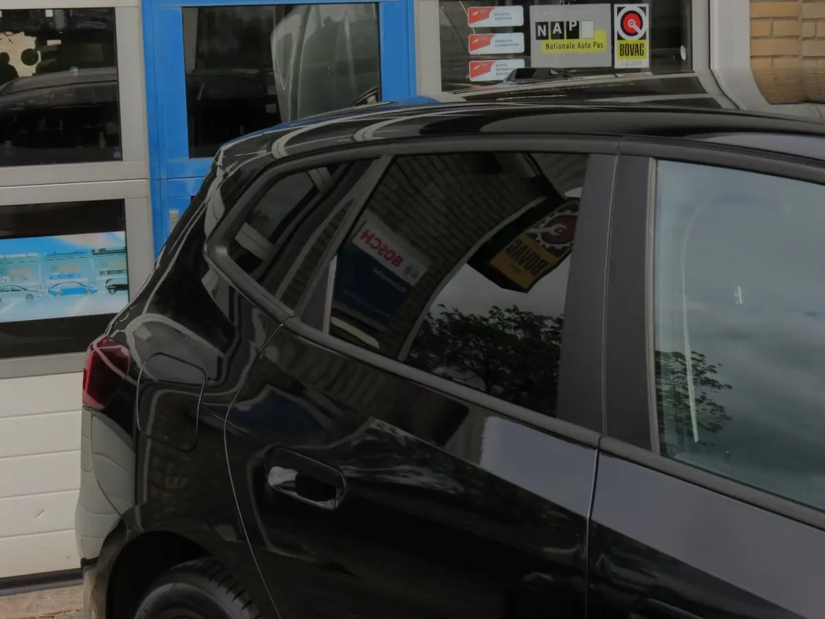 225e xDrive Camera|CarPlay|Cruise|Navi|Stoel verw.|Clima|DAB+