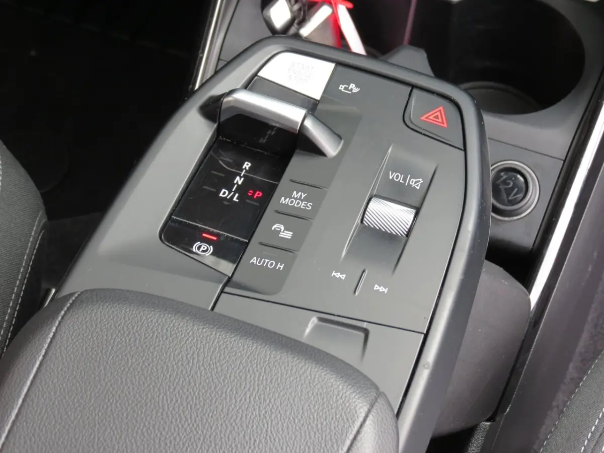 225e xDrive Camera|CarPlay|Cruise|Navi|Stoel verw.|Clima|DAB+