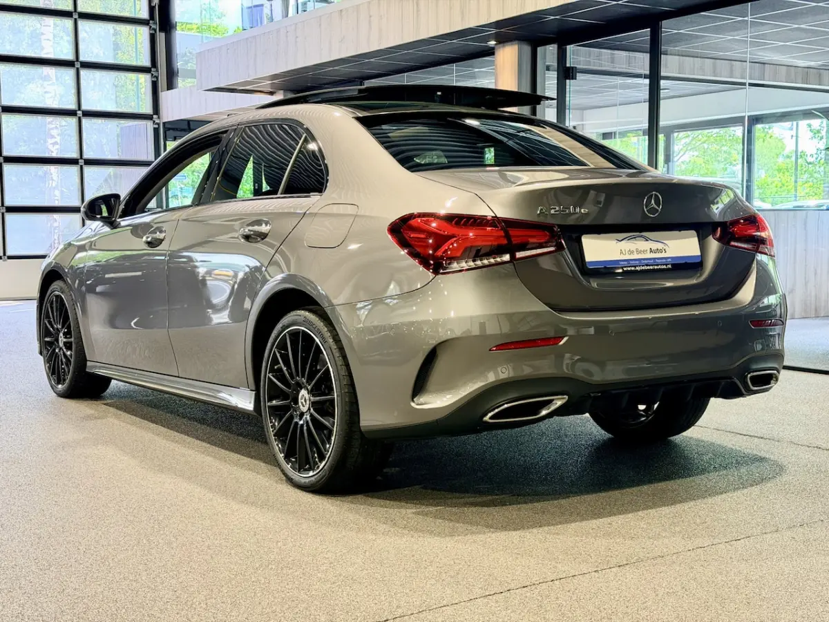 250 e AMG Line LED | Panorama | Stoelverwarming Navigatie | CarPlay/Android