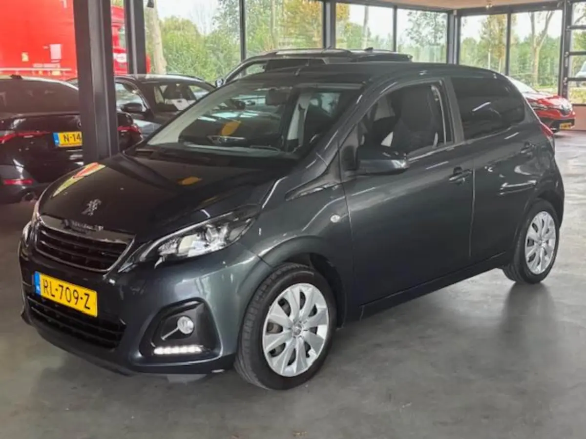 1.0 e-VTi 68pk 5D TOP Active Carplay