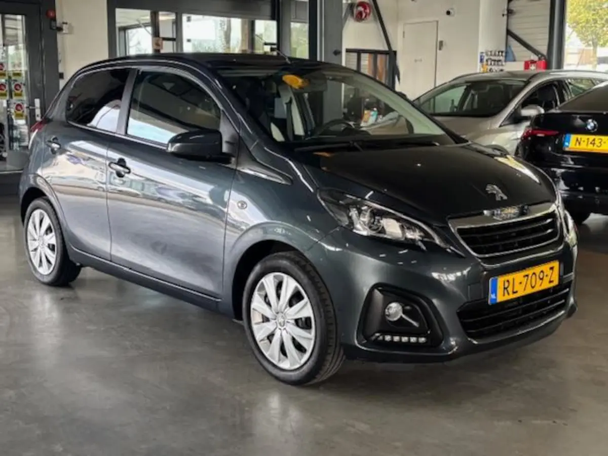 1.0 e-VTi 68pk 5D TOP Active Carplay