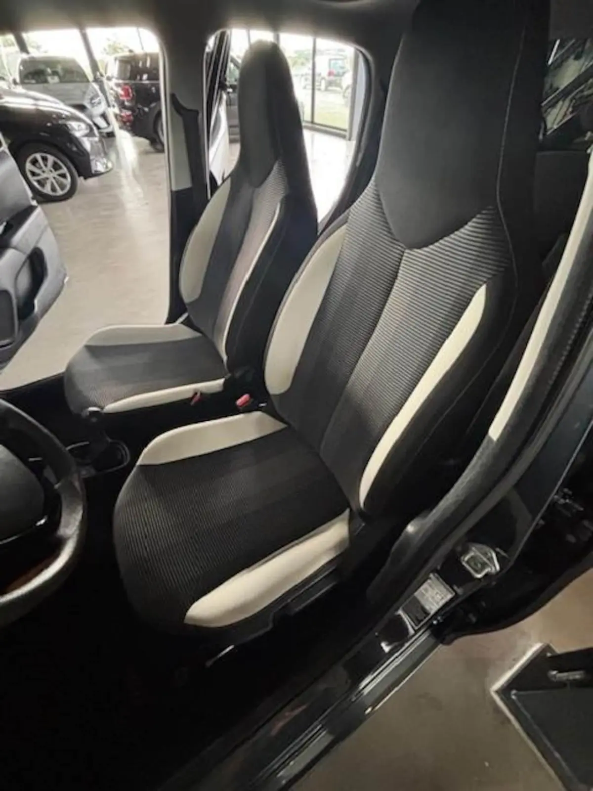 1.0 e-VTi 68pk 5D TOP Active Carplay