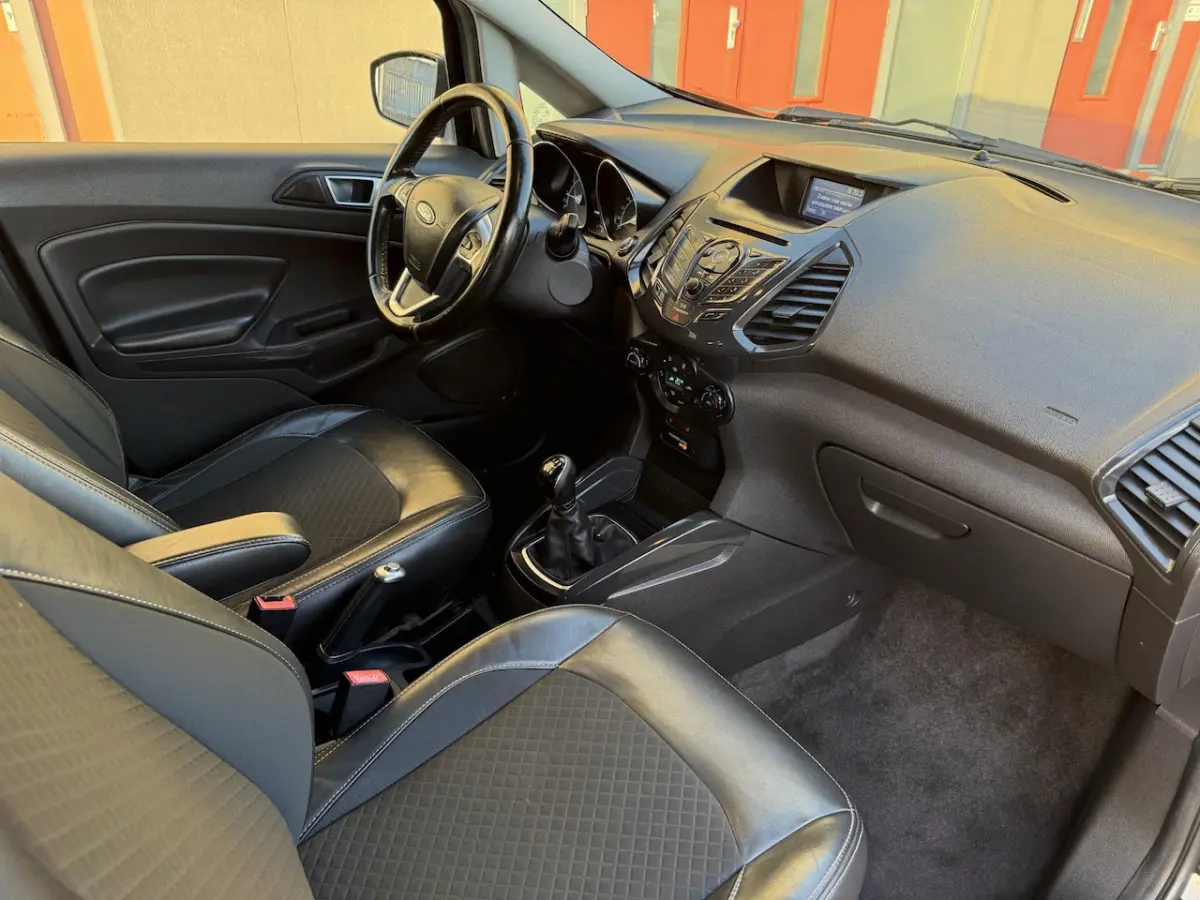 1.0 EcoBoost Titanium, Trekhaak, New DistributieRi