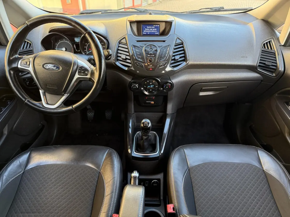 1.0 EcoBoost Titanium, Trekhaak, New DistributieRi