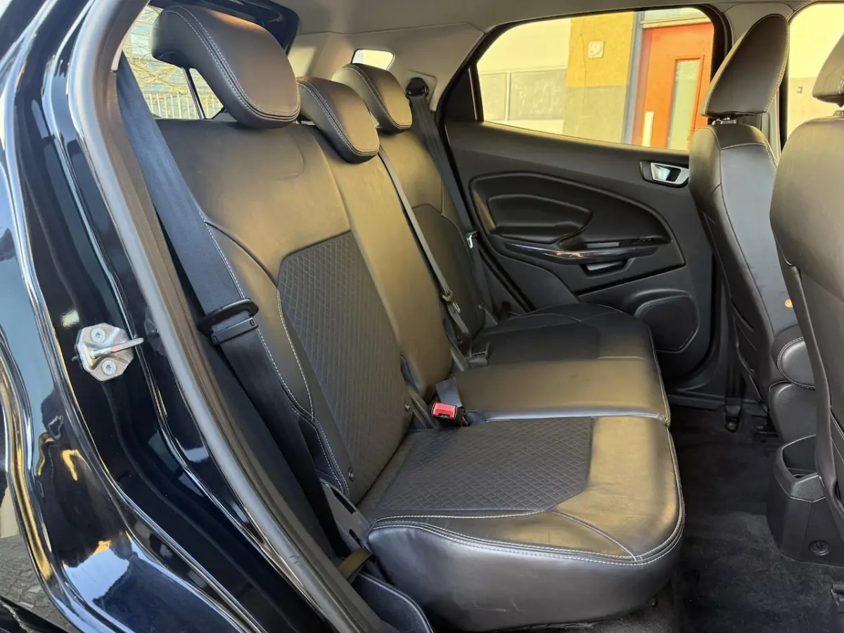 1.0 EcoBoost Titanium, Trekhaak, New DistributieRi