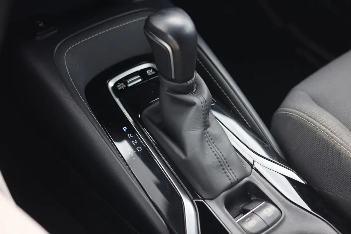 2.0 HYBRID GR-SPORT I CAMERA I CARPLAY I ACC | ECC