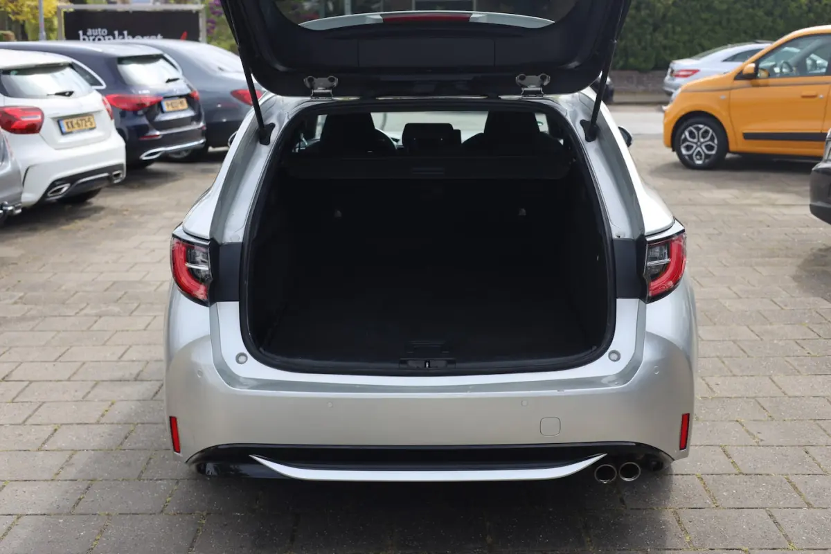 2.0 HYBRID GR-SPORT I CAMERA I CARPLAY I ACC | ECC